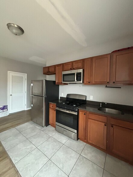 Primary Photo - 353 16th Ave