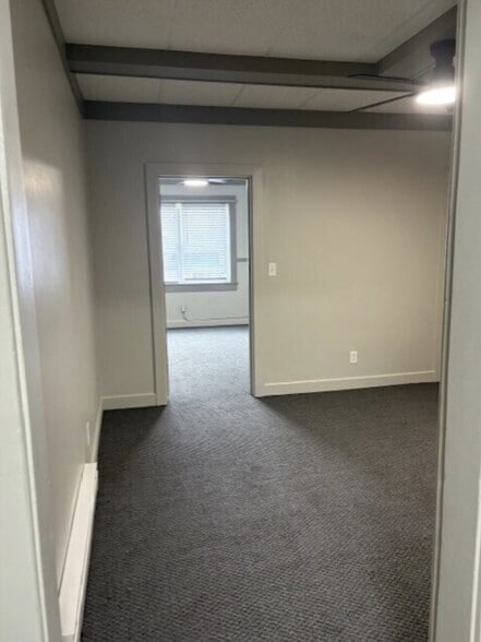 Building Photo - 820 1/2 N Main St