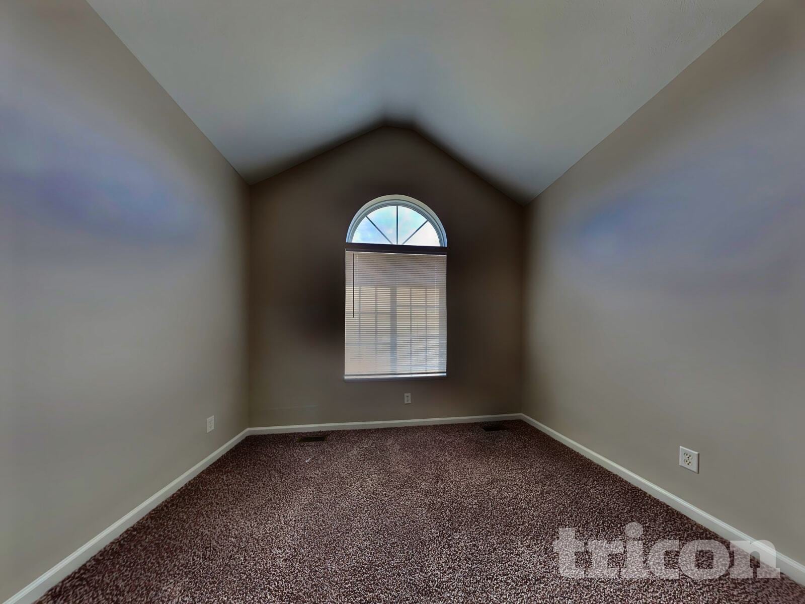 Building Photo - 4682 Bayview Dr