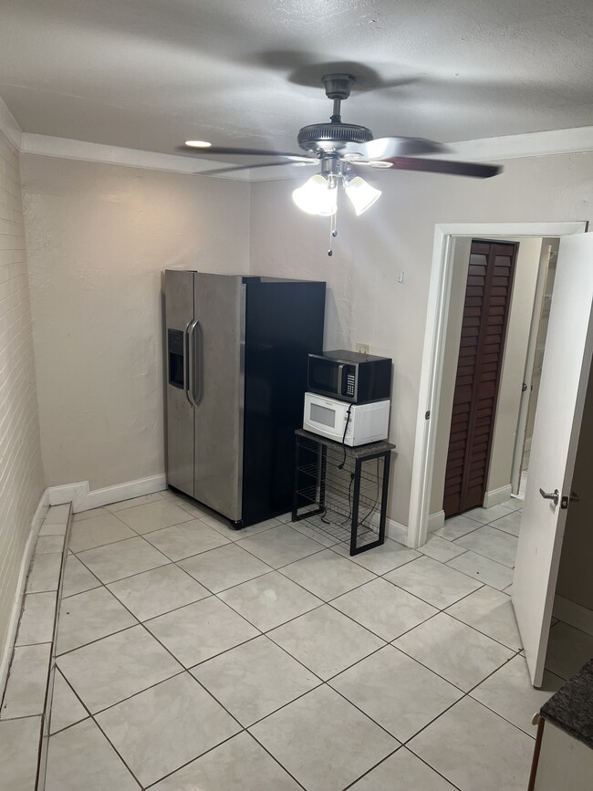 Building Photo - 205 NW 130th St