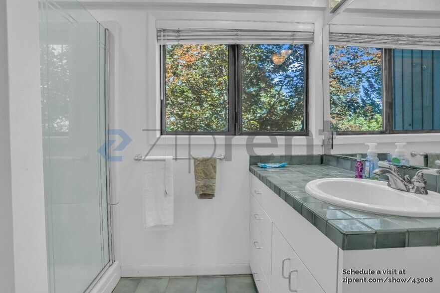 Building Photo - 4071 Jefferson Pkwy
