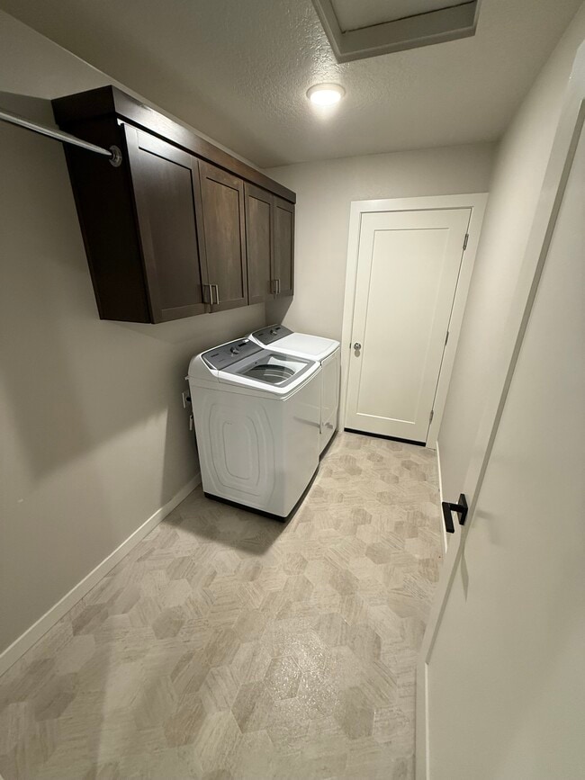 Building Photo - 1604 18th Ave