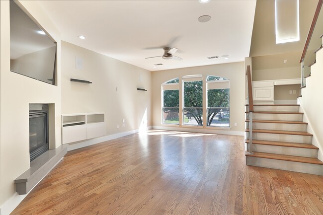 Building Photo - 1743 French Village Dr