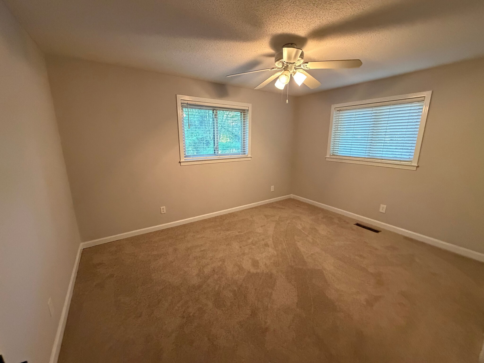 Building Photo - Room in House on Cox Mill Rd