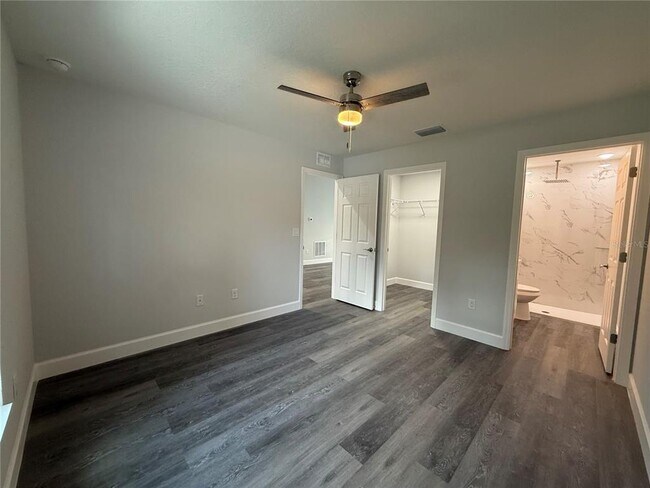 Building Photo - 15424 SW 27th Ln