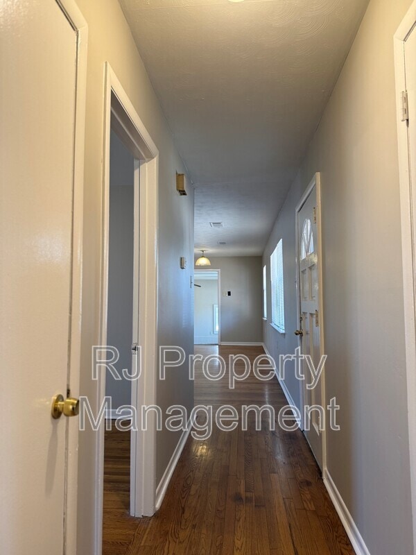 Building Photo - 3008 Sienna Rd