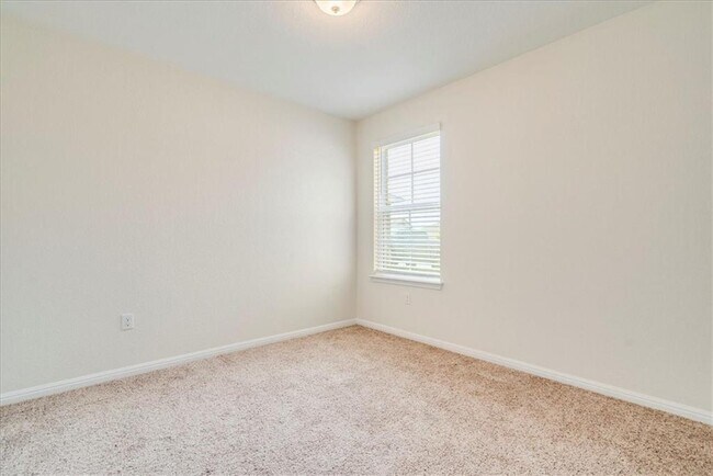 Building Photo - 617 Callahan Ln