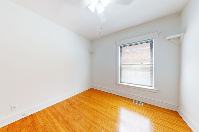 Floorplan - 5218-5220 S. Kimbark Avenue