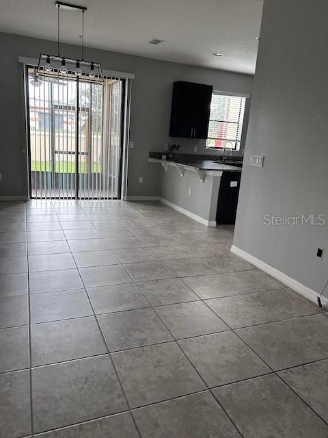 Building Photo - 2406 Seven Oaks Dr