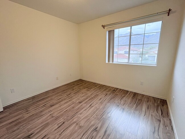 Building Photo - Spacious 4BR/3BA Two-Story Home Near Sabino Canyon