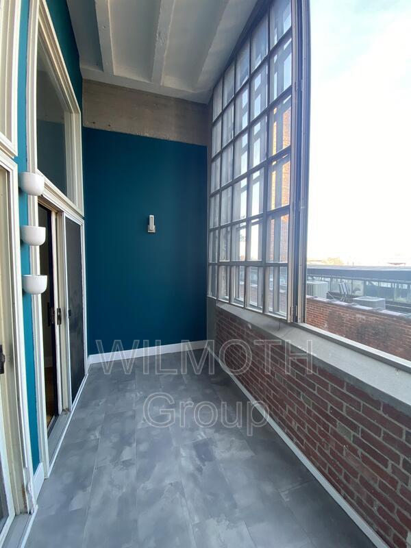 Building Photo - 611 N Park Ave