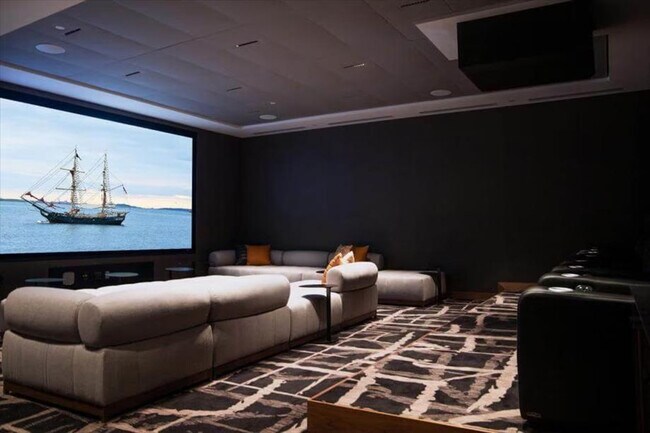 Building Photo - 410 Summer St