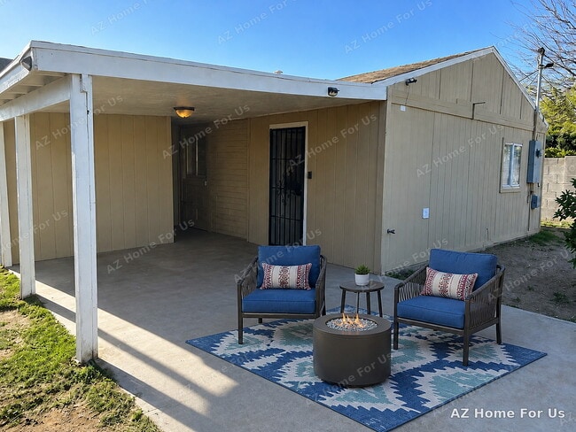 Building Photo - 2037 N 21st Pl
