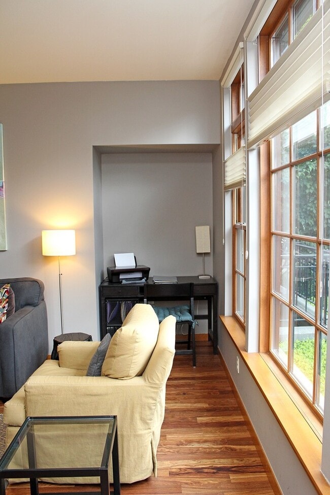 Building Photo - 2335 NW Raleigh St