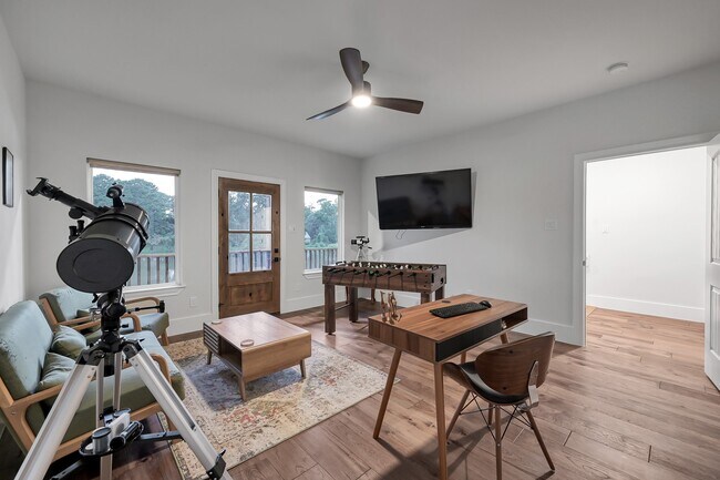 Building Photo - 15937 Stagecoach Rd