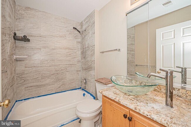 Building Photo - 22619 Upperville Heights Square