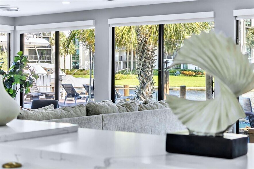 Building Photo - 1030 SW 14th Ter