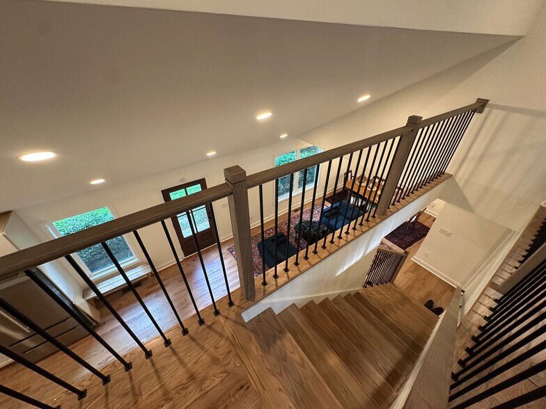 Building Photo - 1045 Forrest Blvd