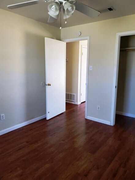 Building Photo - 1706 Windward Dr