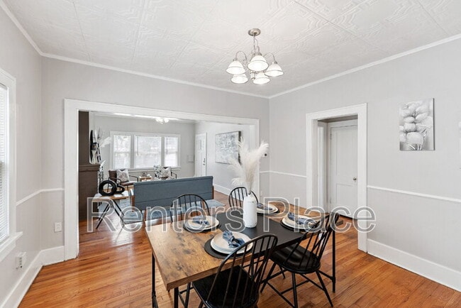 Building Photo - 1719 E 13th Pl