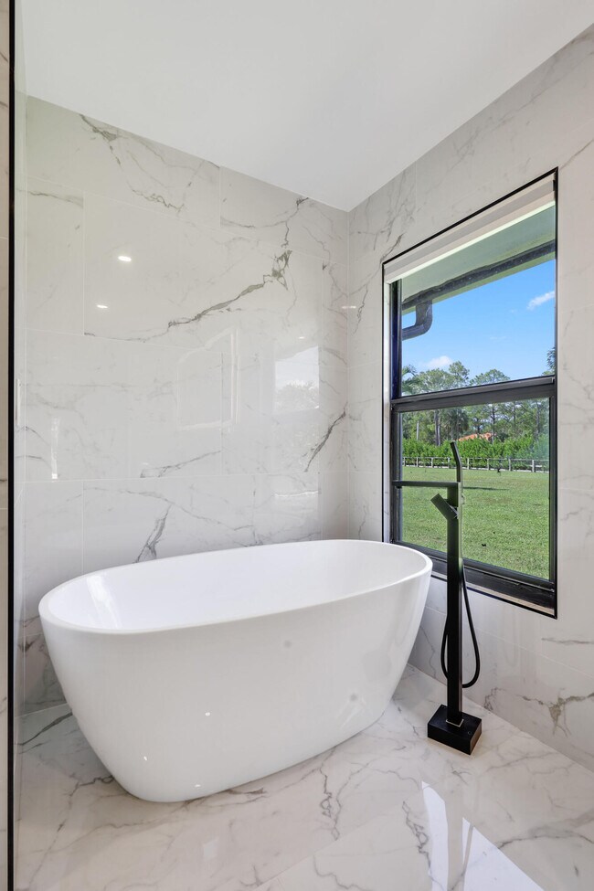 Building Photo - 14704 Black Bear Rd