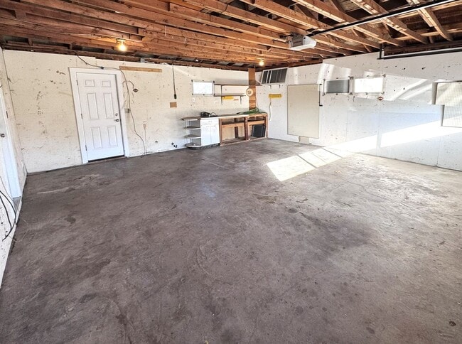 Building Photo - Charming West End Rental with Large Backyard & Garage