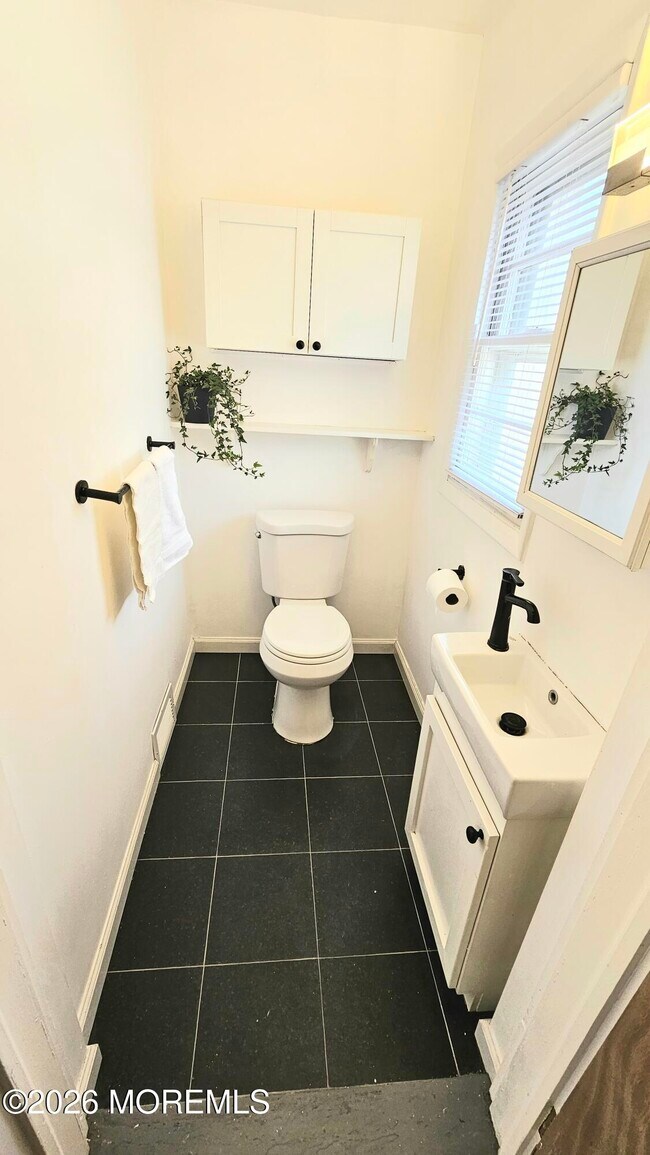 Building Photo - 12 Anderson Dr