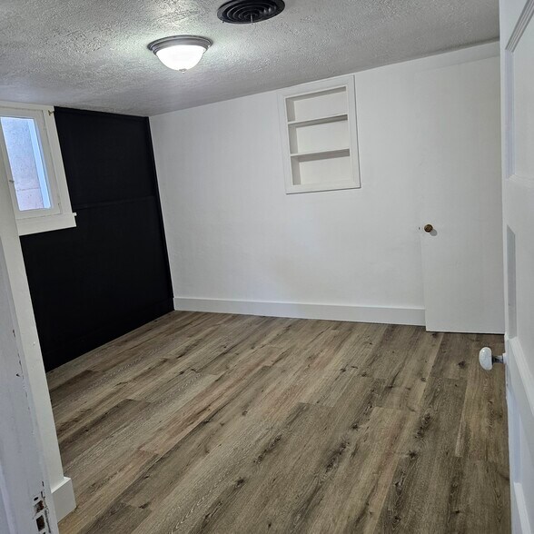Building Photo - 120 W 700 S