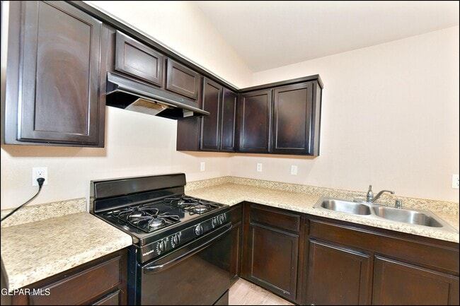 Building Photo - 916 Villa Seca Dr