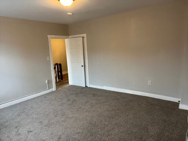 Building Photo - Recently Remodeled 4 Bedroom, 1.5 Bathroom House In Lancaster City