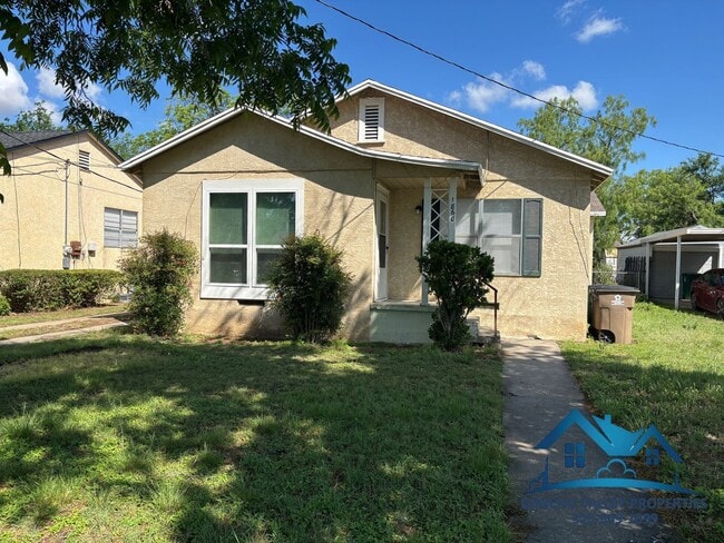 Primary Photo - 1860 W Concho Ave