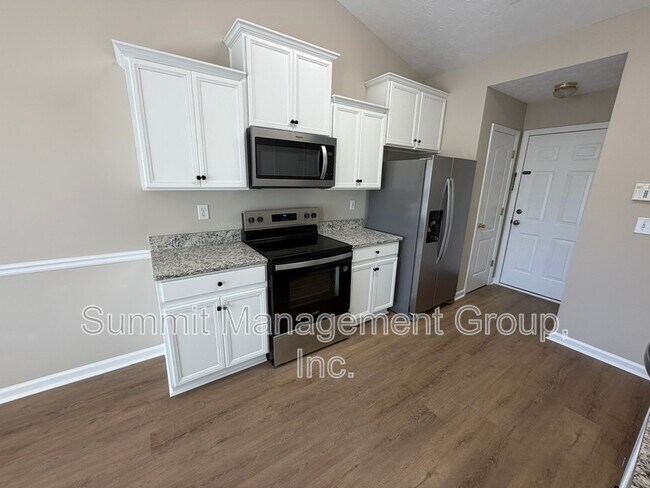 Building Photo - 25 Stephens Way