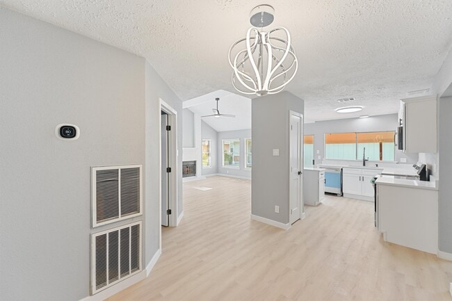 Building Photo - 9323 Goodmeadow Dr