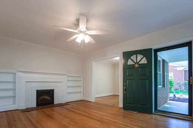 Building Photo - 3408 Kirby Dr