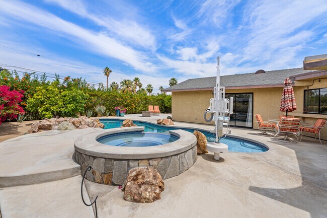 Building Photo - 72596 Beavertail St