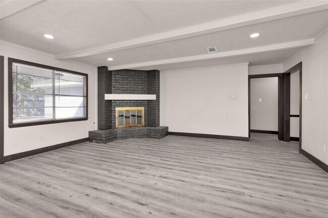 Building Photo - 9518 Kindletree Dr
