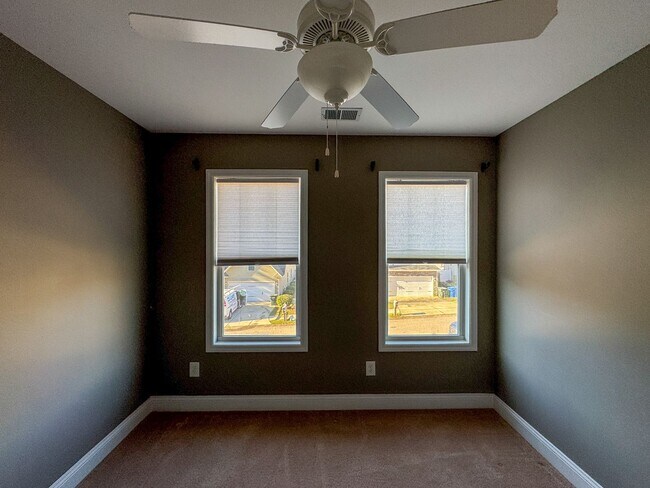 Building Photo - Lovely 3 Bed 2.5 Bath Home in Fayetteville