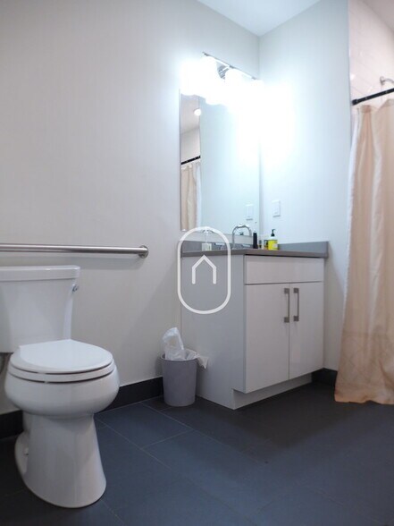 Building Photo - 19 Saint Cyprians Pl