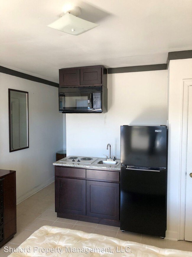 Building Photo - 1 br, 1 bath Apartment - 1300 S Lee Highway