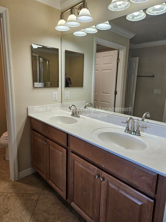 Building Photo - 17451 Old Harmony Dr