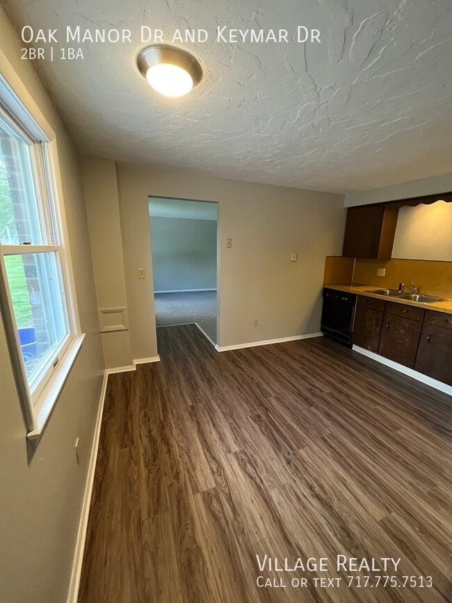 Building Photo - 176 Oak Manor Dr