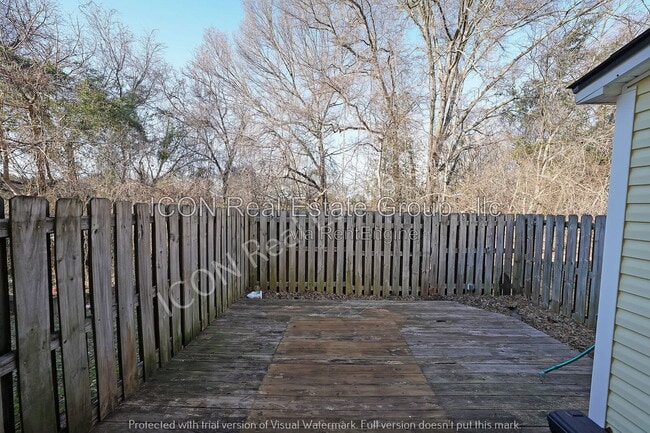 Building Photo - 27 Timber Ridge Dr