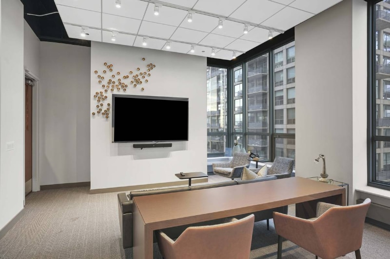 Building Photo - 1283 S Michigan Ave