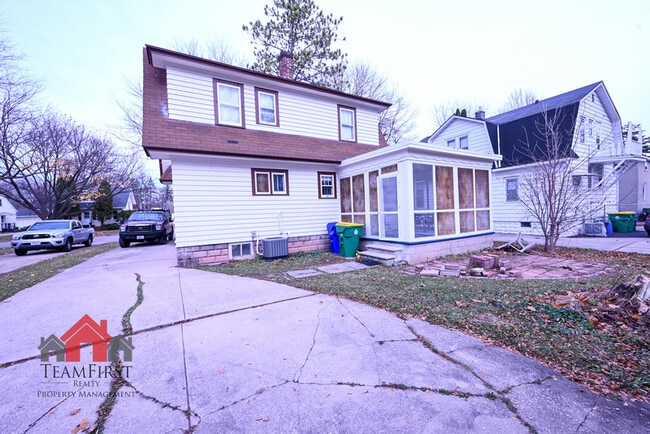 Building Photo - 1232 Eliza St