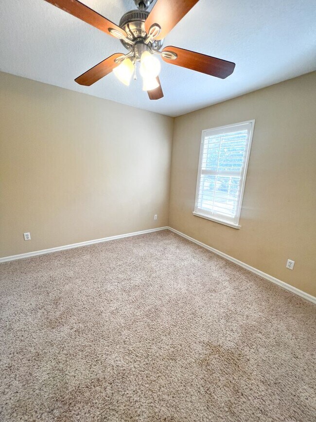 Building Photo - 14252 Confetti Dr