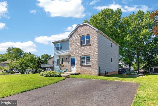 Building Photo - 299 Florence Dr