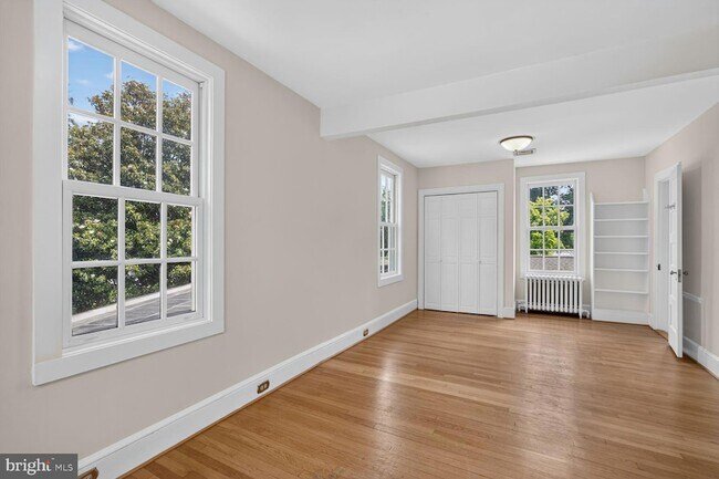 Building Photo - 3113 45th St NW