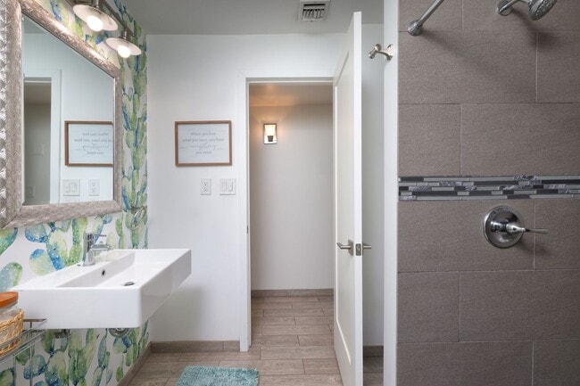 Building Photo - Live Close to Campus in Style – Sam Hughes...