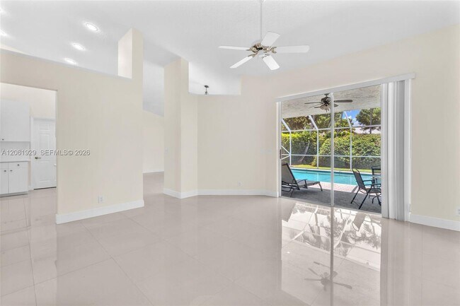 Building Photo - 17194 Ventana Dr
