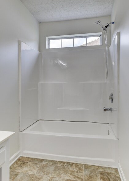 Building Photo - 1101 Pebble Creek Ct E